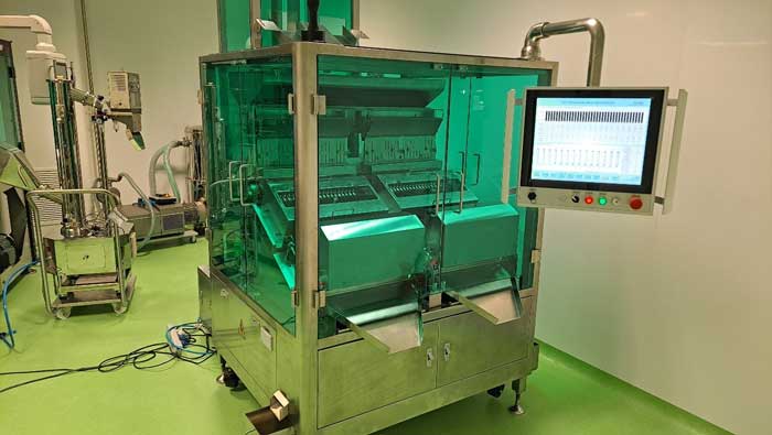 膠囊片劑檢重秤現場工作.jpg 膠囊片劑檢重秤現場工作.jpg